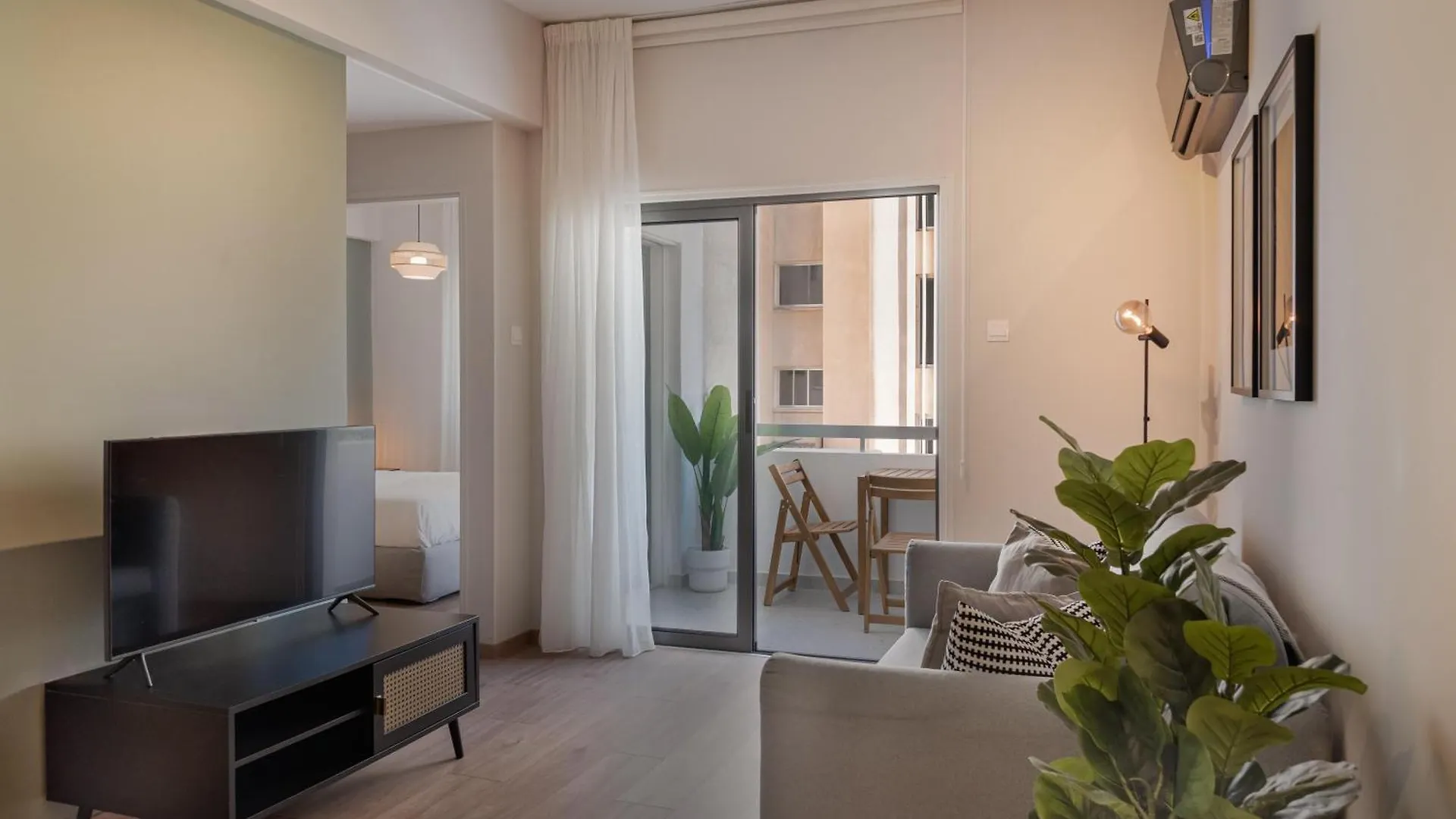 Phaedrus Living Larnaca Tsimintia Retreat Apartamento 0*,